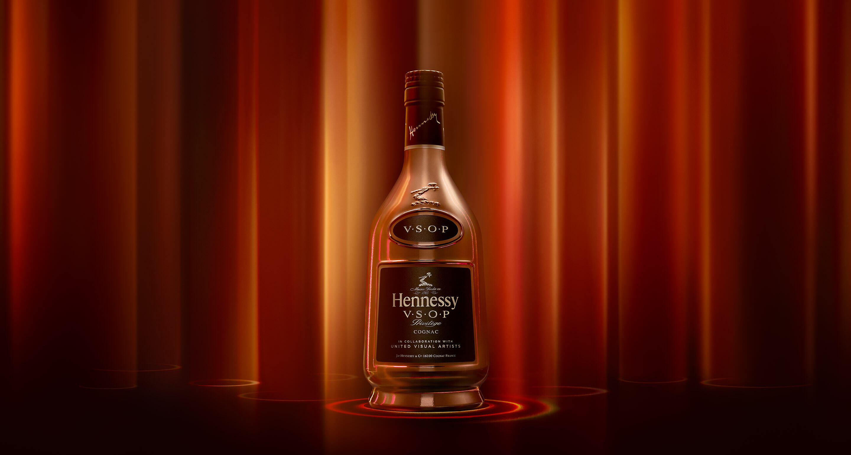 Hennessy v s o. Хеннесси ВСОП. Хеннесси VSOP. Hennessy VSOP 1l. Hennessy VSOP 25.