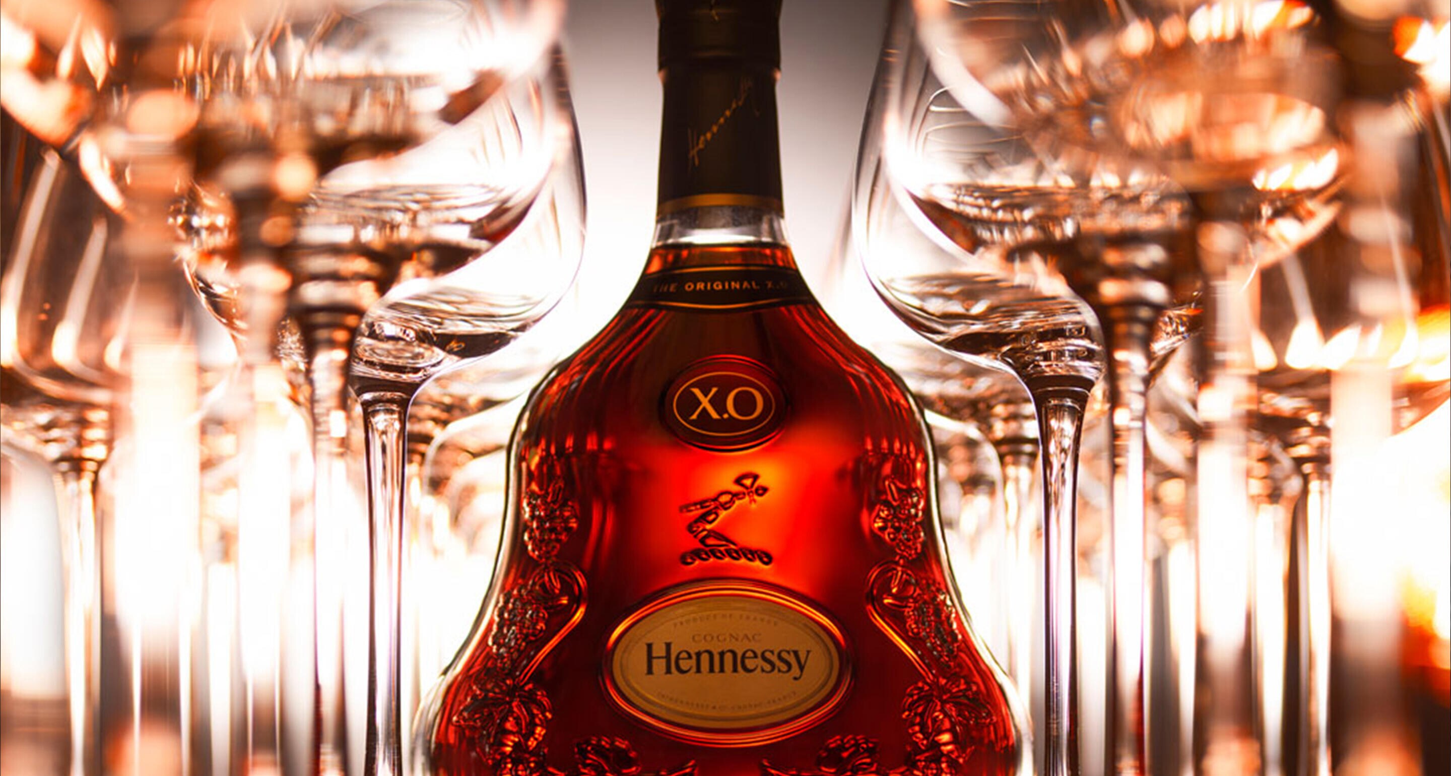 X.O bottle with glasses desktop