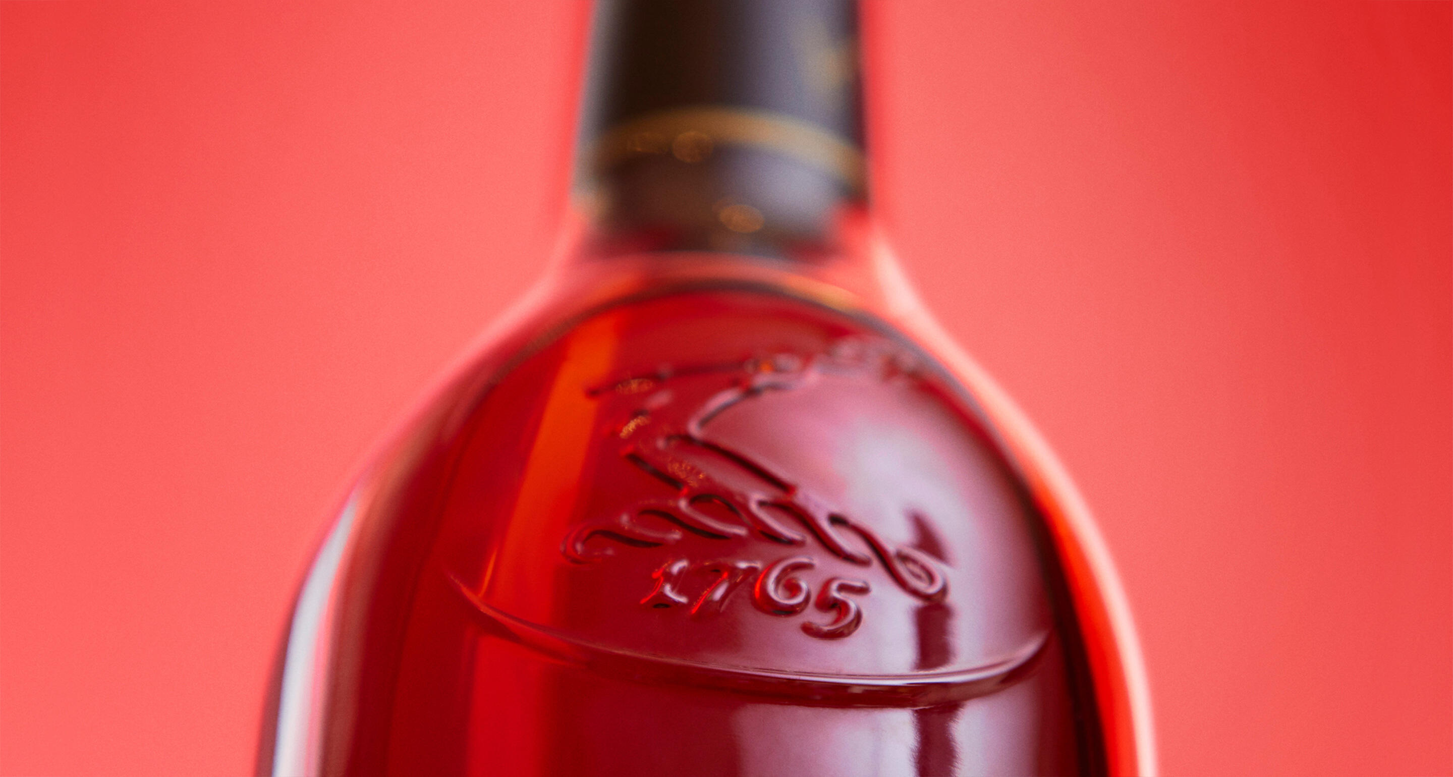 HENNESSY-VSOP-BOTTLE-CLOSE-UP